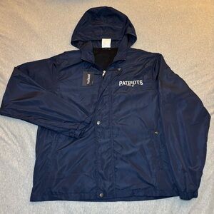 Patriots Navy Hooded Windbreaker Jacket with Logo Sz L NWT Fan Apparel Football